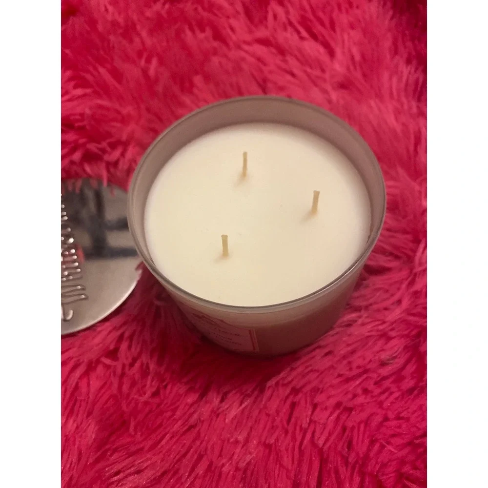 Bath body works white barn cinnamon‎ spiced vanilla candles - Picture 2 of 5